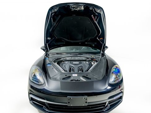 Used 2018 Porsche Panamera 4S AWD/4WD image 38