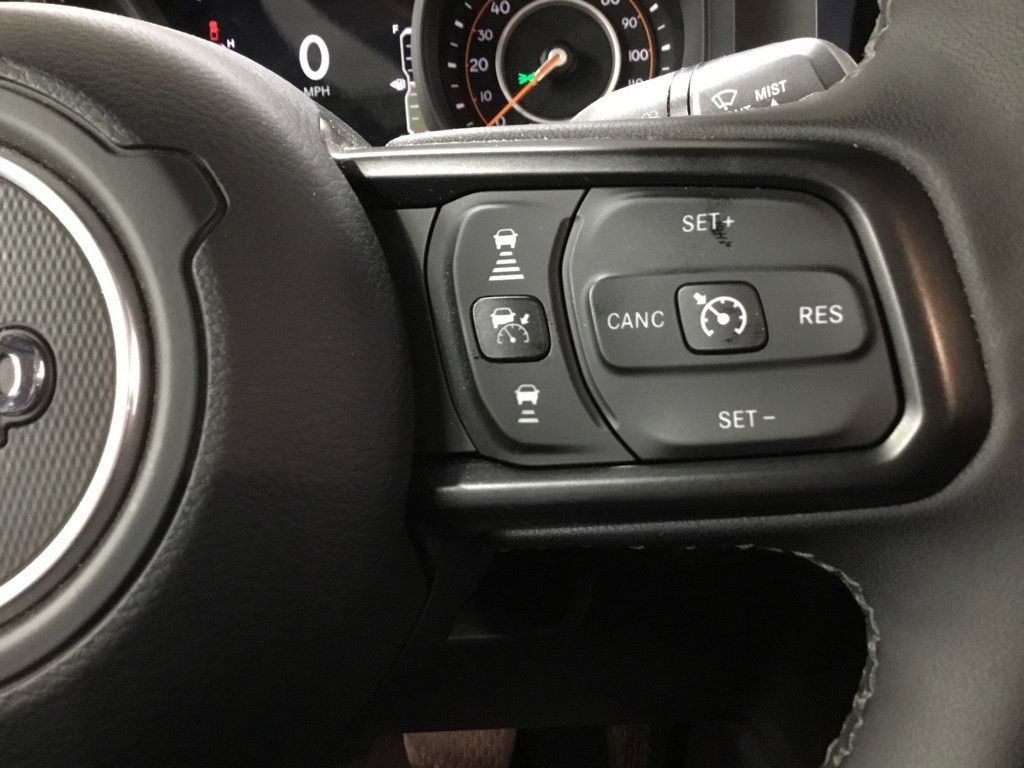 Used 2025 Jeep Gladiator Mojave AWD/4WD image 40