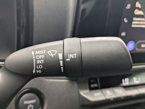 Used 2025 Toyota Camry SE w/ Convenience Package image 28