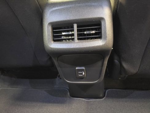 Used 2023 Chevrolet Equinox LS image 24