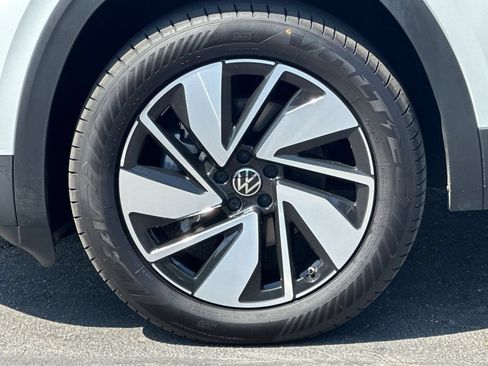 Used 2024 Volkswagen Atlas SE AWD/4WD image 29