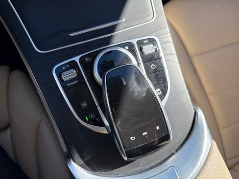 Used 2018 Mercedes-Benz GLC 300 4MATIC image 22