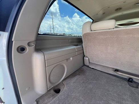 Used 2004 GMC Yukon XL SLT w/ Preferred Equipment Group RWD image 43