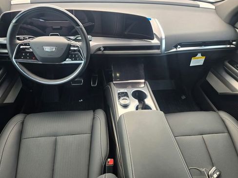 New 2026 Cadillac Vistiq Luxury image 16