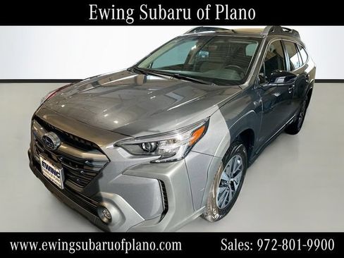 Used 2025 Subaru Outback Premium AWD/4WD image 3