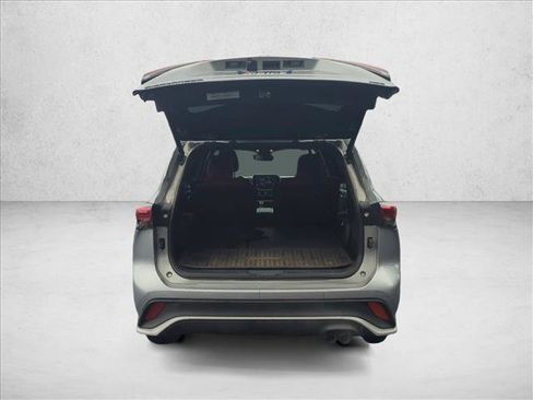 Used 2021 Toyota Highlander XSE FWD image 6