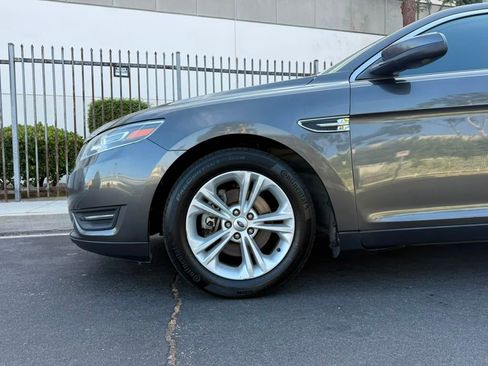 Used 2015 Ford Taurus SEL FWD image 4