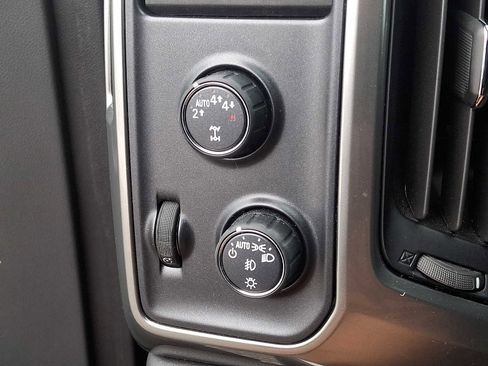 Used 2018 Chevrolet Silverado 1500 LT w/ All Star Edition image 22