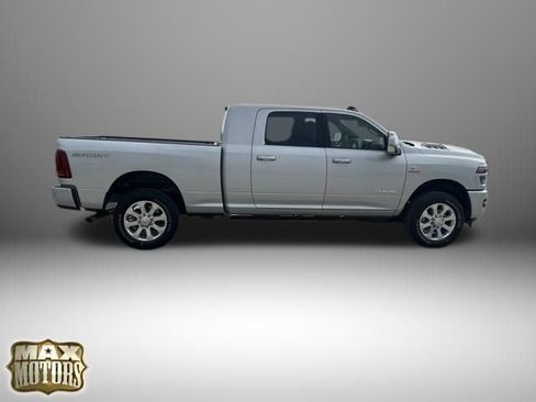 New 2026 RAM 2500 Laramie AWD/4WD image 12