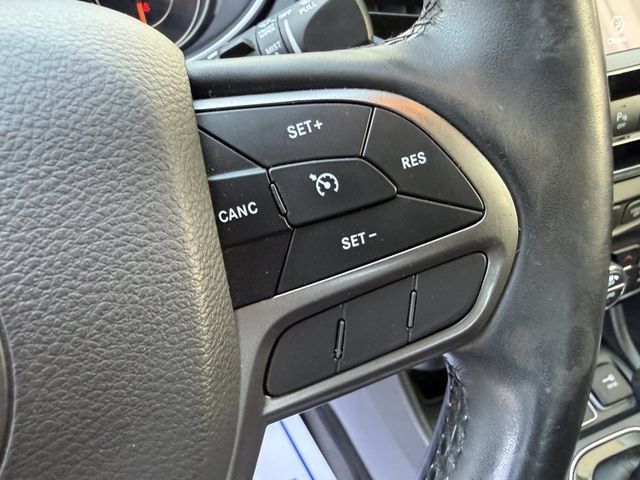 Used 2020 Jeep Cherokee Limited AWD/4WD image 24