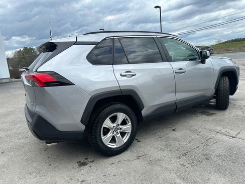 Used 2021 Toyota RAV4 XLE w/ Convenience Package AWD/4WD image 5