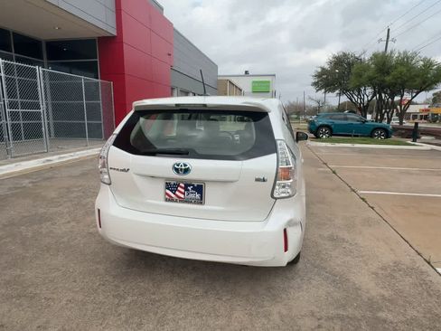 Used 2012 Toyota Prius V Five image 7
