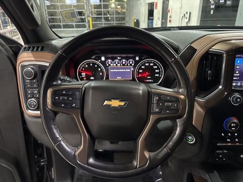 Used 2019 Chevrolet Silverado 1500 High Country w/ Z71 Off-Road Package AWD/4WD image 16