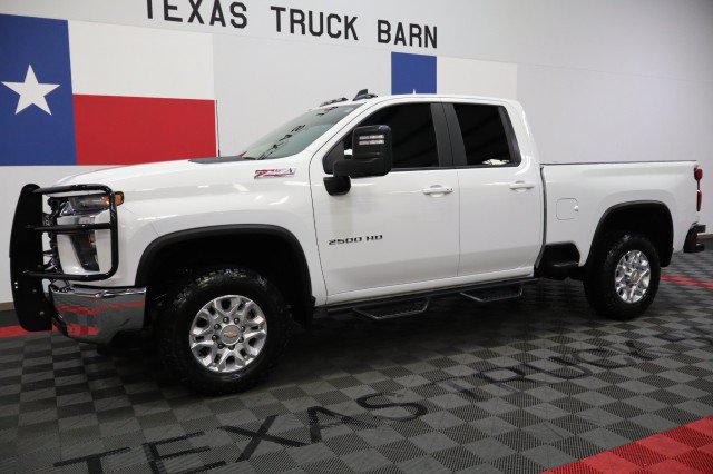 Used 2022 Chevrolet Silverado 2500 LT w/ Convenience Package AWD/4WD image 2