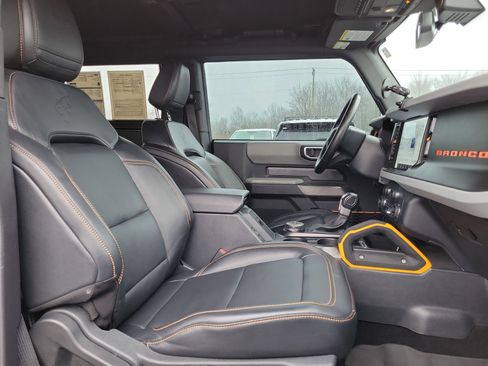 Used 2023 Ford Bronco Badlands image 12