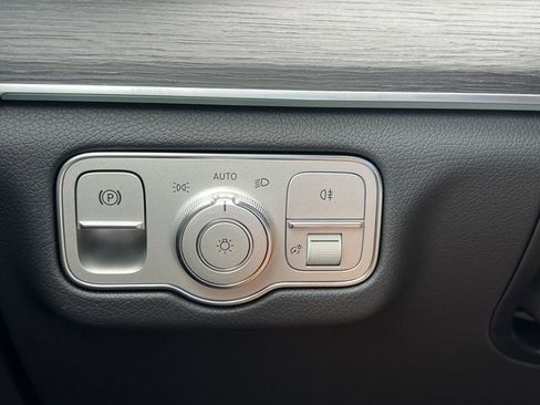 Used 2025 Mercedes-Benz GLE 450e GLE 450e image 19