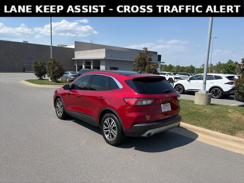 Used 2021 Ford Escape SEL w/ Technology Package FWD image 3