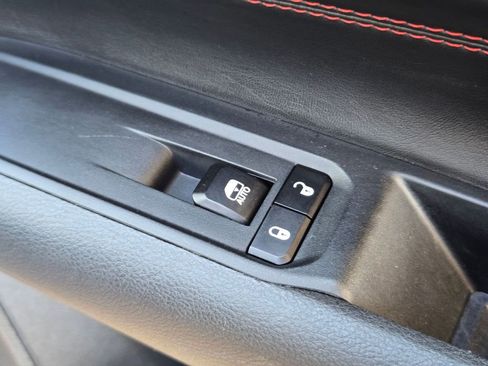 Used 2025 Jeep Compass Trailhawk image 29