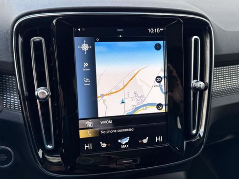 Used 2022 Volvo XC40 T5 R-Design image 17