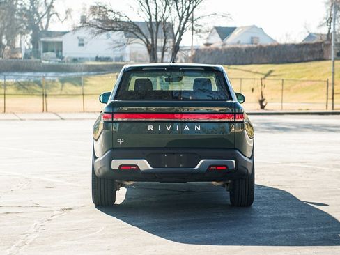 Used 2023 Rivian R1T Adventure image 6