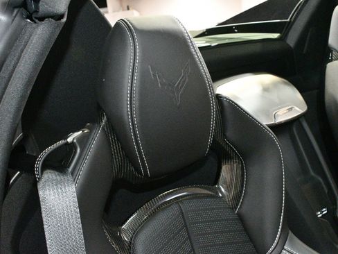 Used 2022 Chevrolet Corvette Stingray Preferred Conv w/ Z51 Performance Package RWD image 10