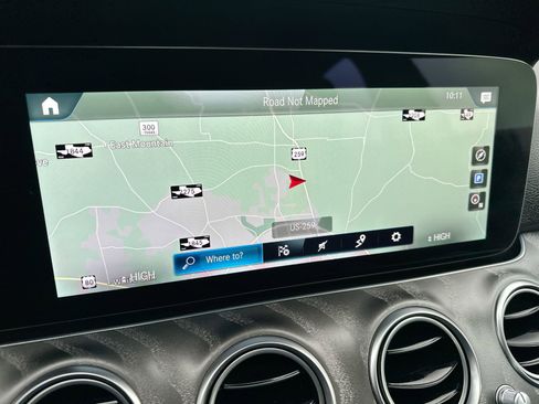 Used 2022 Mercedes-Benz E 350 Sedan image 18