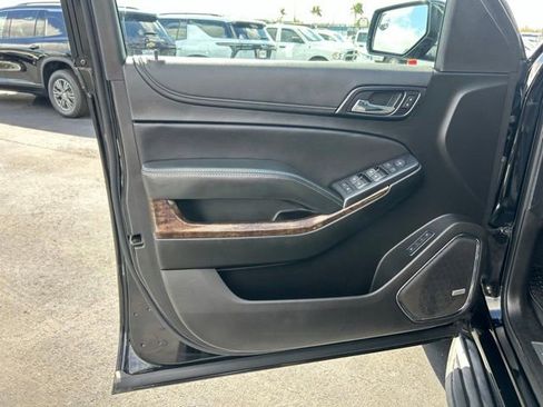 Used 2019 Chevrolet Suburban LT image 12