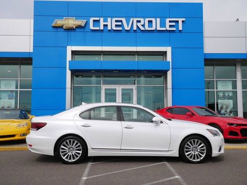 Used 2013 Lexus LS 460 AWD w/ Comfort Pkg image 25