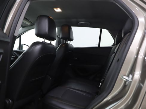 Used 2021 Chevrolet Trax LT image 17