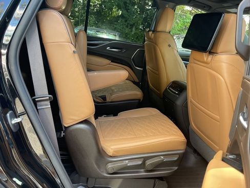Used 2022 Cadillac Escalade Sport w/ LPO, ONYX Package AWD/4WD image 13