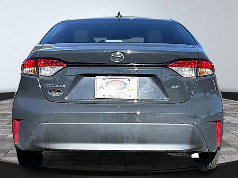 Used 2024 Toyota Corolla LE FWD image 4