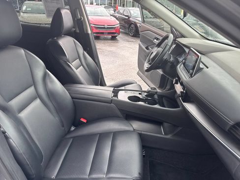 Certified 2021 Nissan Rogue SV w/ Premium Package FWD image 43
