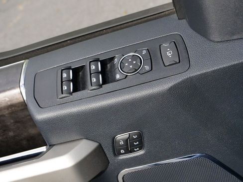 Used 2022 Ford F250 Lariat w/ Tremor Off-Road Package image 19