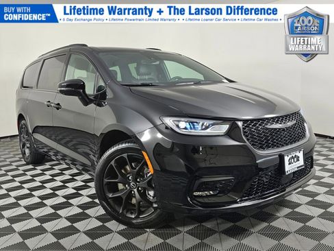 New 2026 Chrysler Pacifica Select image 1