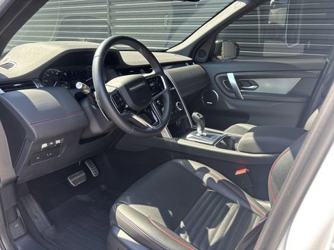 Used 2023 Land Rover Discovery Sport SE R-Dynamic image 10