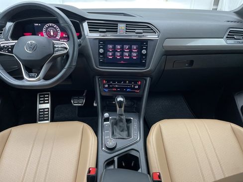 Used 2022 Volkswagen Tiguan SE R-Line image 32