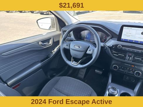 Used 2024 Ford Escape Active FWD image 2