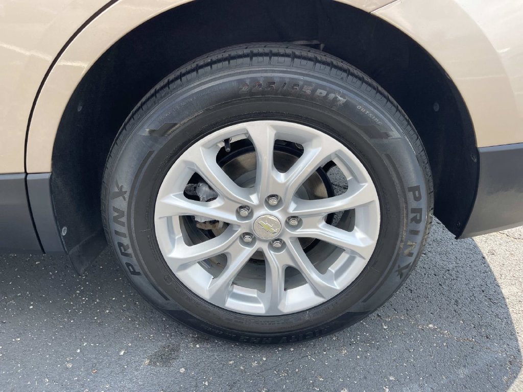 Used 2018 Chevrolet Equinox LT FWD image 11