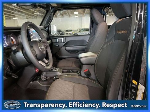 Used 2026 Jeep Gladiator Mojave AWD/4WD image 16