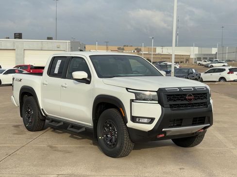 New 2026 Nissan Frontier PRO-4X w/ Pro-4x Convenience Package image 5