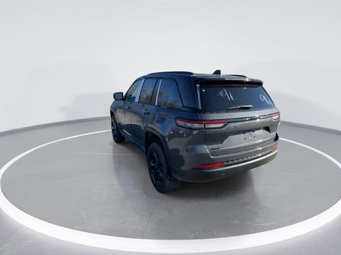 New 2025 Jeep Grand Cherokee Altitude image 6