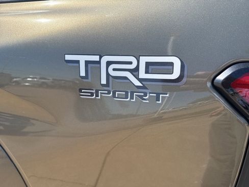 Used 2025 Toyota Tacoma TRD Sport image 10