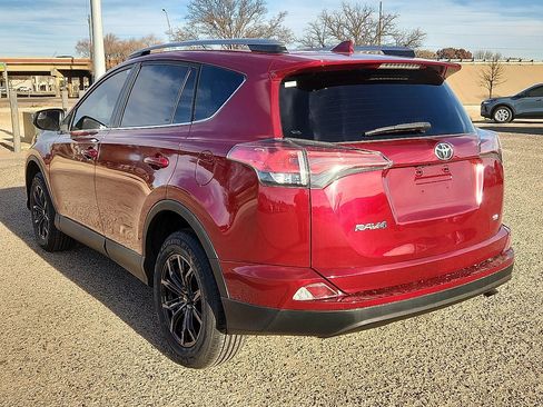 Used 2018 Toyota RAV4 LE w/ Carpet Mat Package image 2