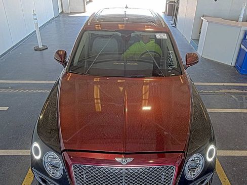 Used 2017 Bentley Bentayga AWD/4WD image 6