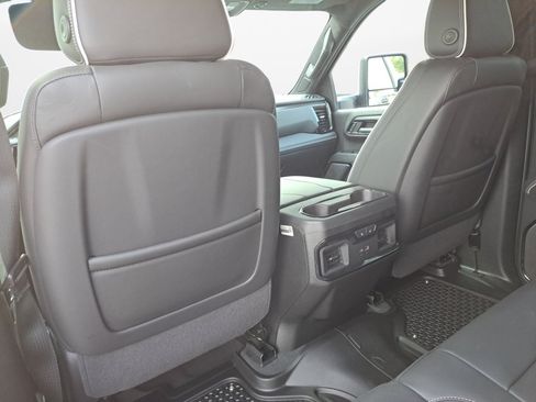 Used 2024 GMC Sierra 2500 AT4X AWD/4WD image 11