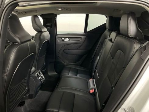 Certified 2024 Volvo XC40 B5 Plus w/ Climate Package image 33