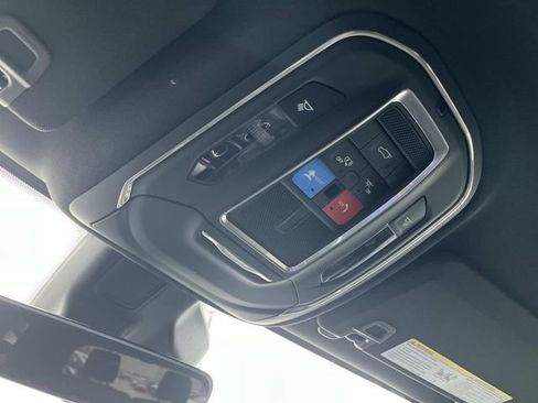 New 2025 Jeep Grand Cherokee L Laredo image 33