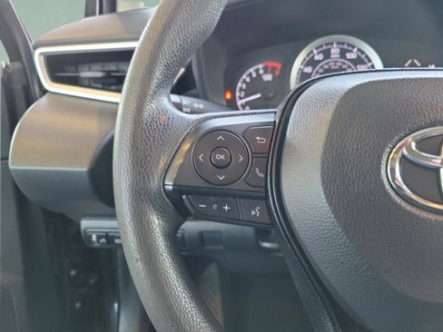 Used 2020 Toyota Corolla LE image 19