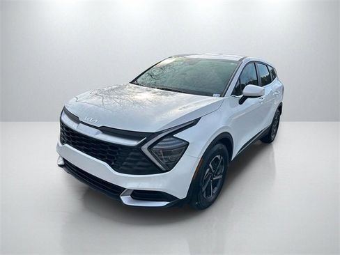 Certified 2025 Kia Sportage LX image 3