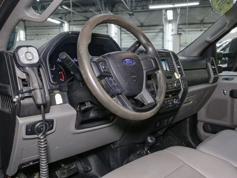 Used 2017 Ford F550 4x4 Regular Cab Super Duty image 17